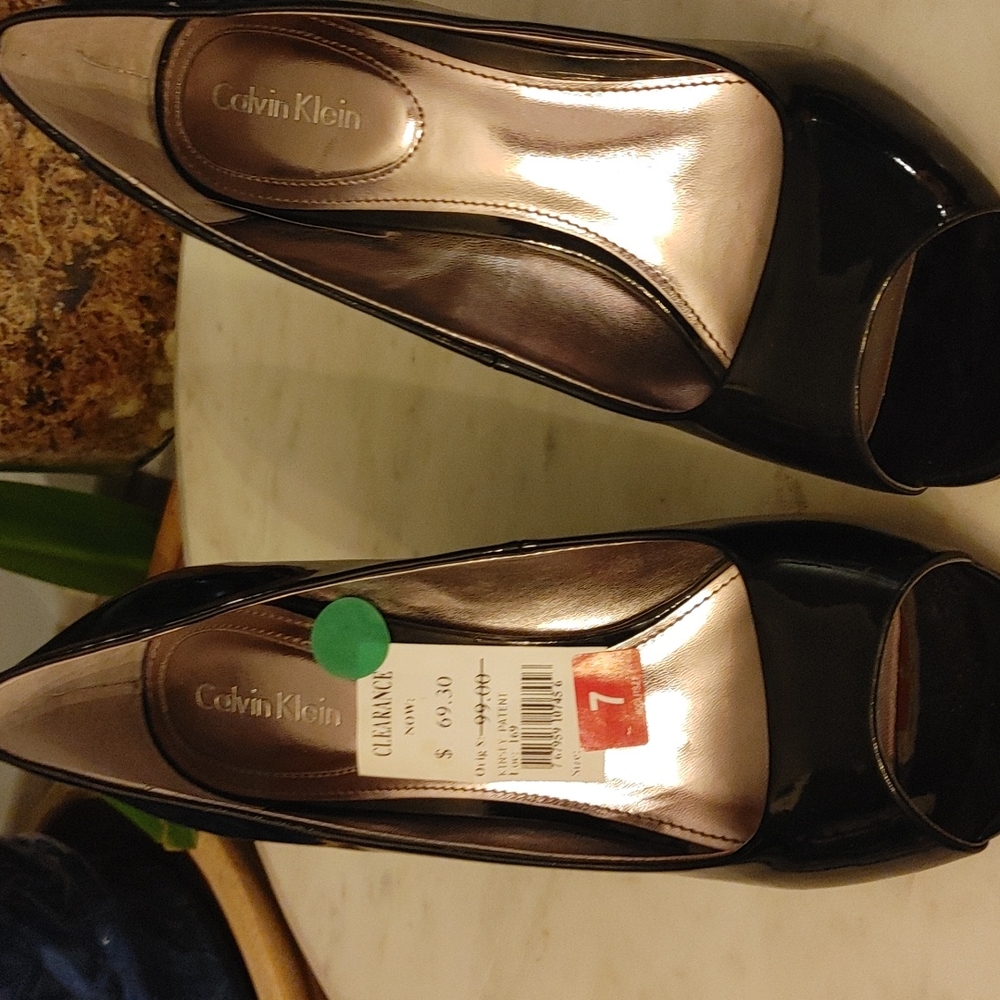 Women's shoes